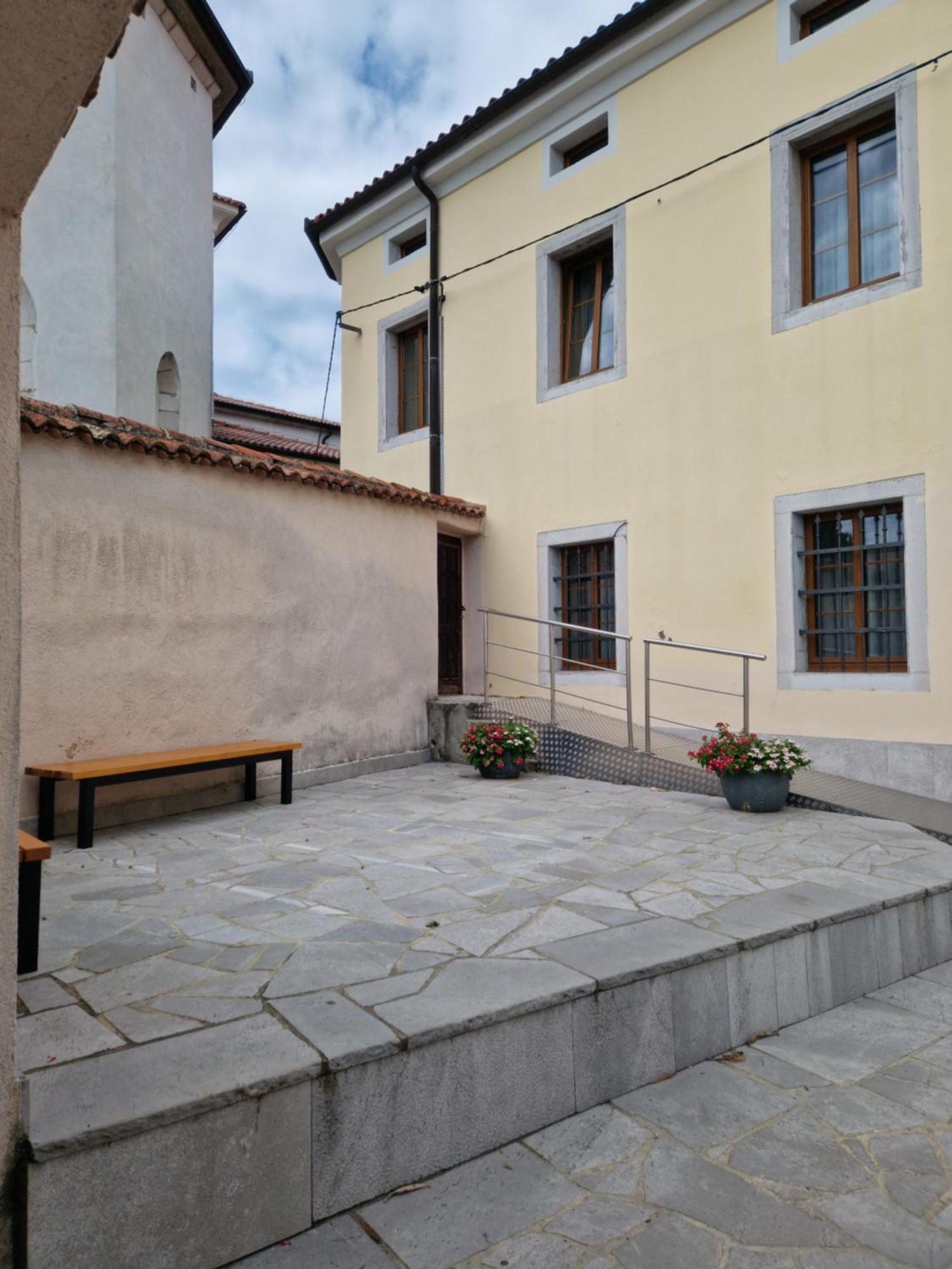 Apartma In Soba Vipavski Kriz Ajdovščina Extérieur photo